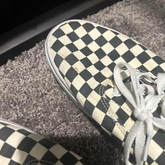 Vans - Picture 2 of 5